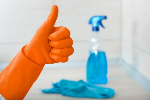 Bathroom limescale removal as part of end of tenancy cleaning London