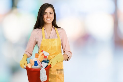 End of tenancy clean in a flat with practical access considerations